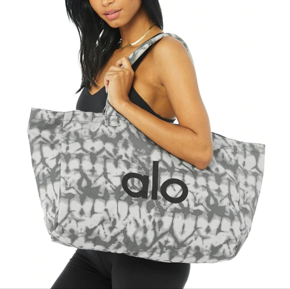 Alo tote bag - brand new never opened